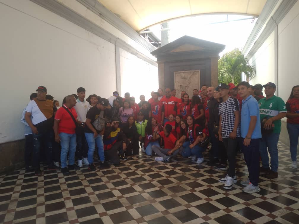 Acompañamiento a ofrenda en honor a José Félix Ribas en el día de la juventud 12 de febrero con el comité de la Pastora